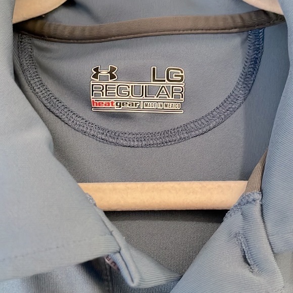 ⭐️SOLD- Men’s Under Armour Blue Striped Regular Heatgear Polo - size Large - Picture 5 of 12